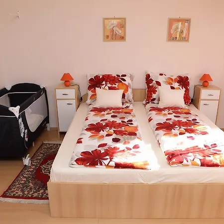 Apartman Irisz Apartman *