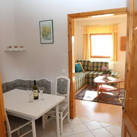 Apartment Apartman Irisz