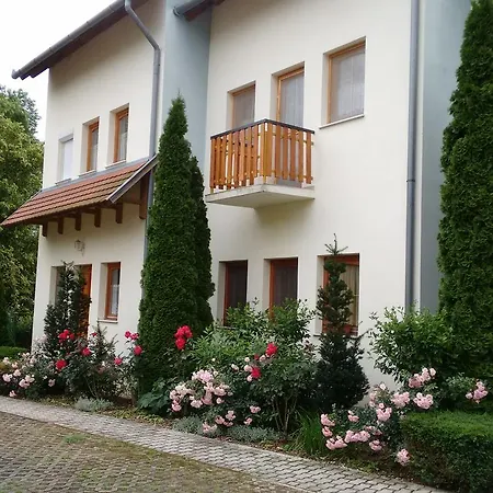 Apartman Irisz *